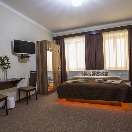 Luxury Air-Conditioned Rooms In Old Town Bratislava Extérieur photo