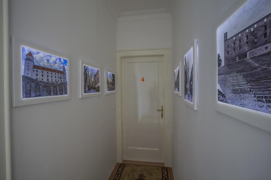 Luxury Air-Conditioned Rooms In Old Town Bratislava Extérieur photo