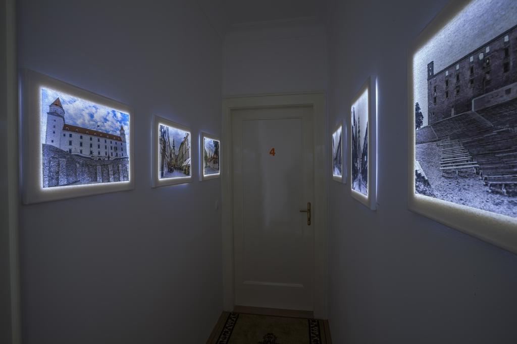 Luxury Air-Conditioned Rooms In Old Town Bratislava Extérieur photo