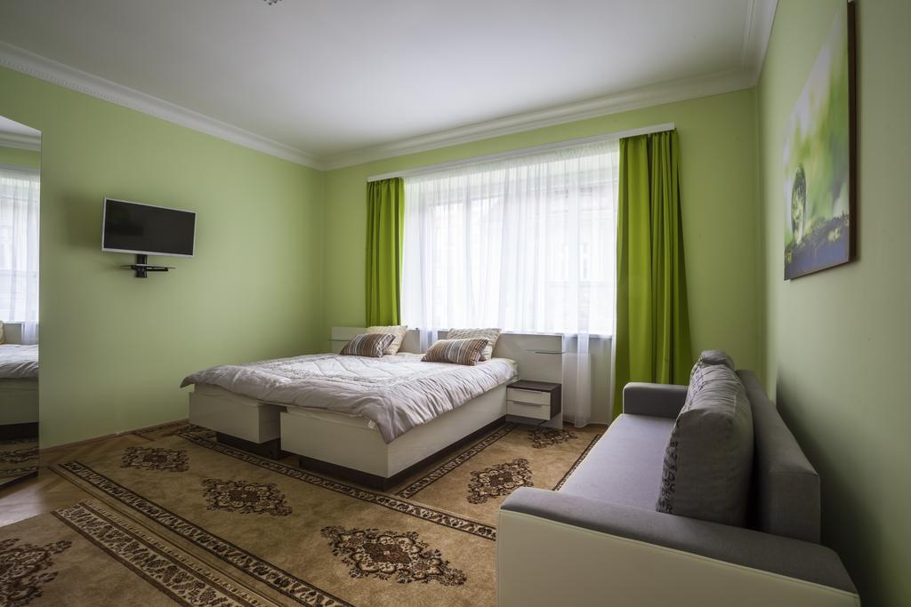 Luxury Air-Conditioned Rooms In Old Town Bratislava Extérieur photo