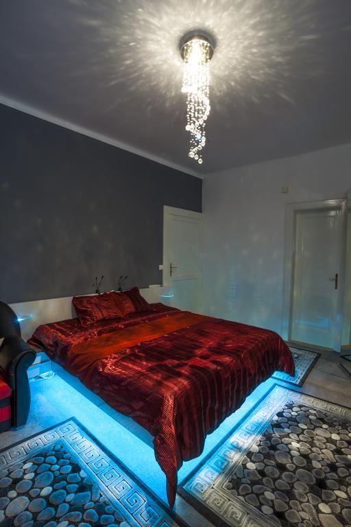 Luxury Air-Conditioned Rooms In Old Town Bratislava Extérieur photo